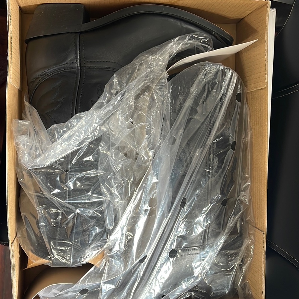 Black Cherry Mens Boots